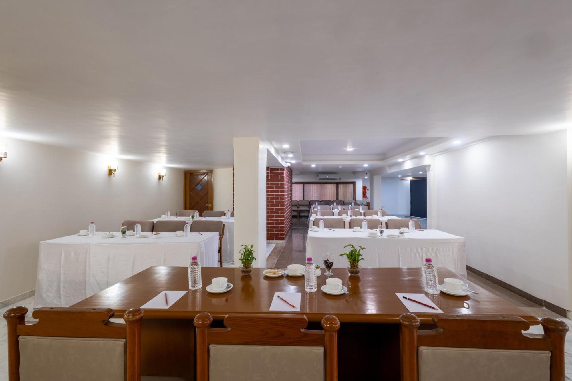 Alba Premier, Vadodara Exterior foto
