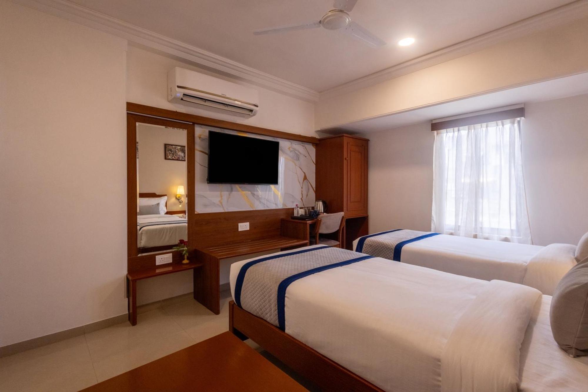 Alba Premier, Vadodara Exterior foto