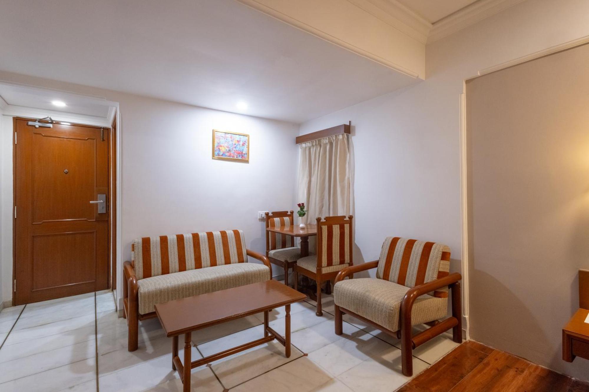 Alba Premier, Vadodara Exterior foto